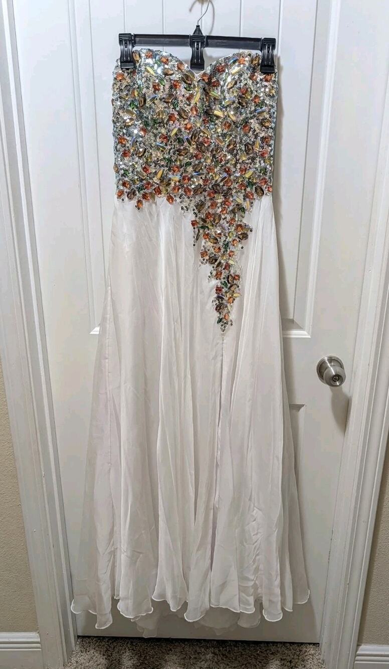 White Cassandra Stone by Mac Duggal Prom Wedding Pageant Formal Gown Dress Sz 8